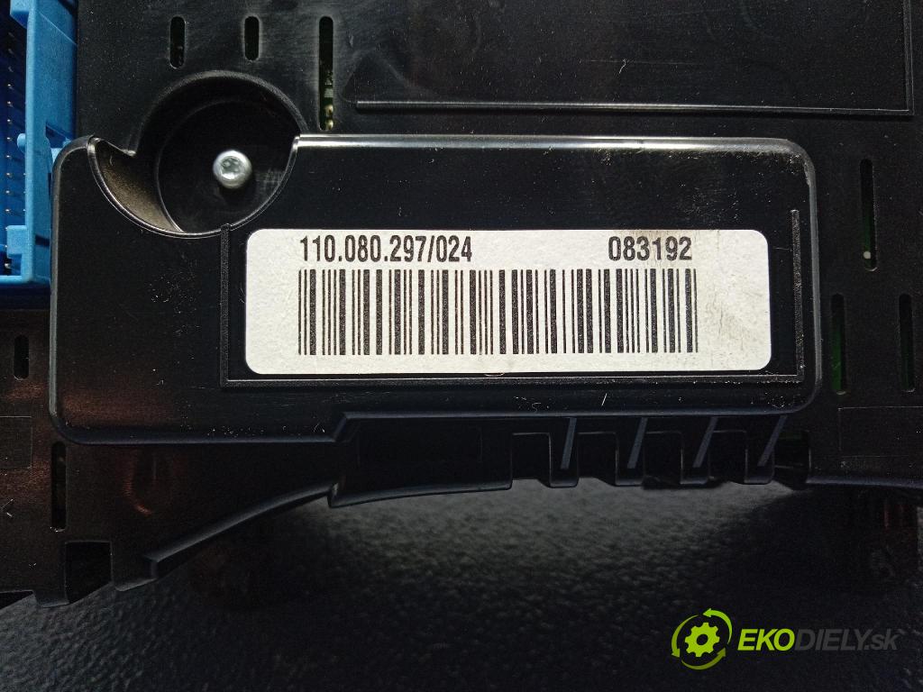 Audi A3 2007 Přístrojová deska 8P0920931