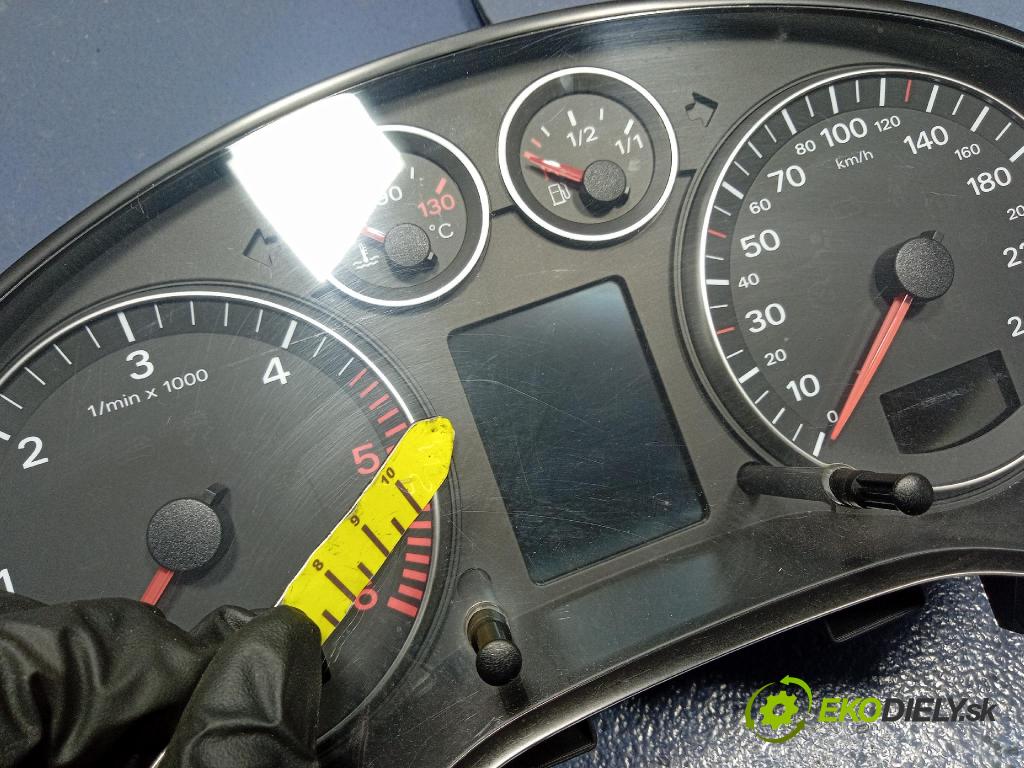 Audi A3 2007 Přístrojová deska 8P0920931