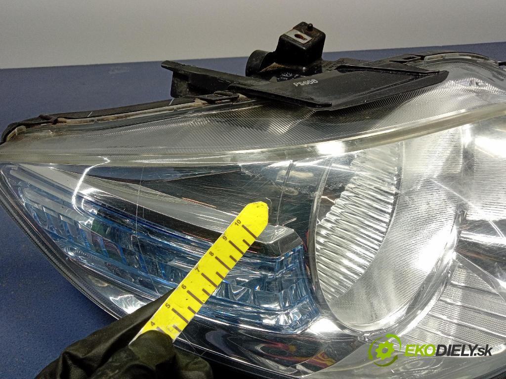 Honda City 2008 světlo v pravo: P5658