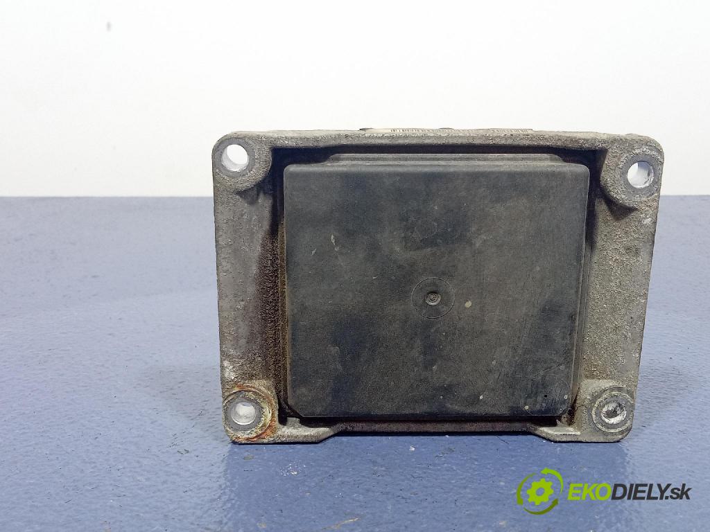 Opel Agila 2001 řídící jednotka Motor: 09164459