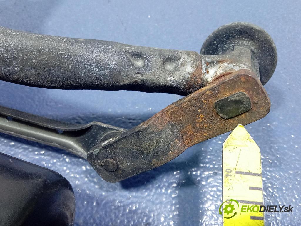 Opel Vivaro 2003 mechanismus motorek Stěrače: před