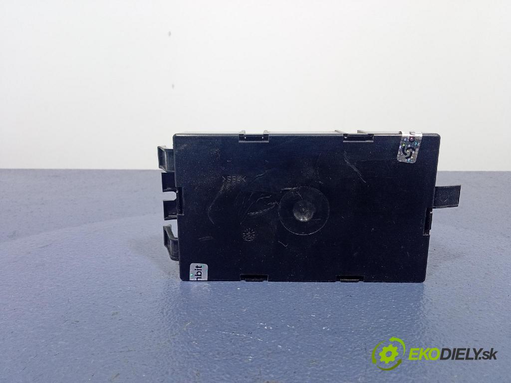 Opel Vivaro 2003 řídící jednotka P8200461552