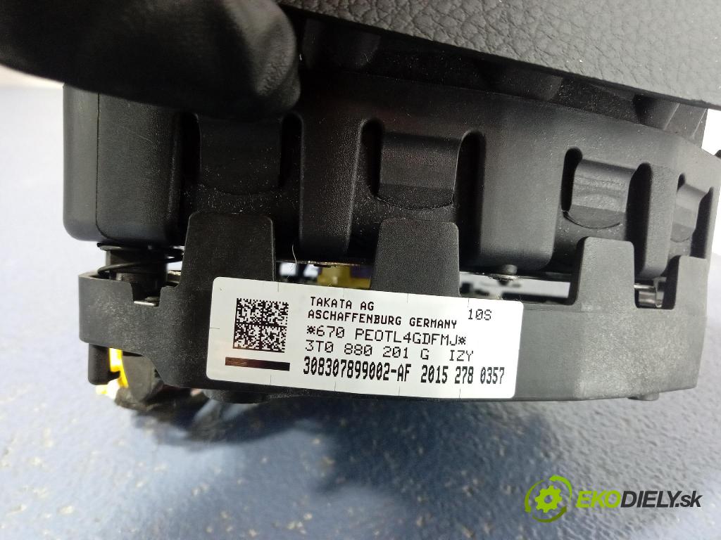 Skoda Yeti 2015 kokpit,přistrojova deska 5L1857007E