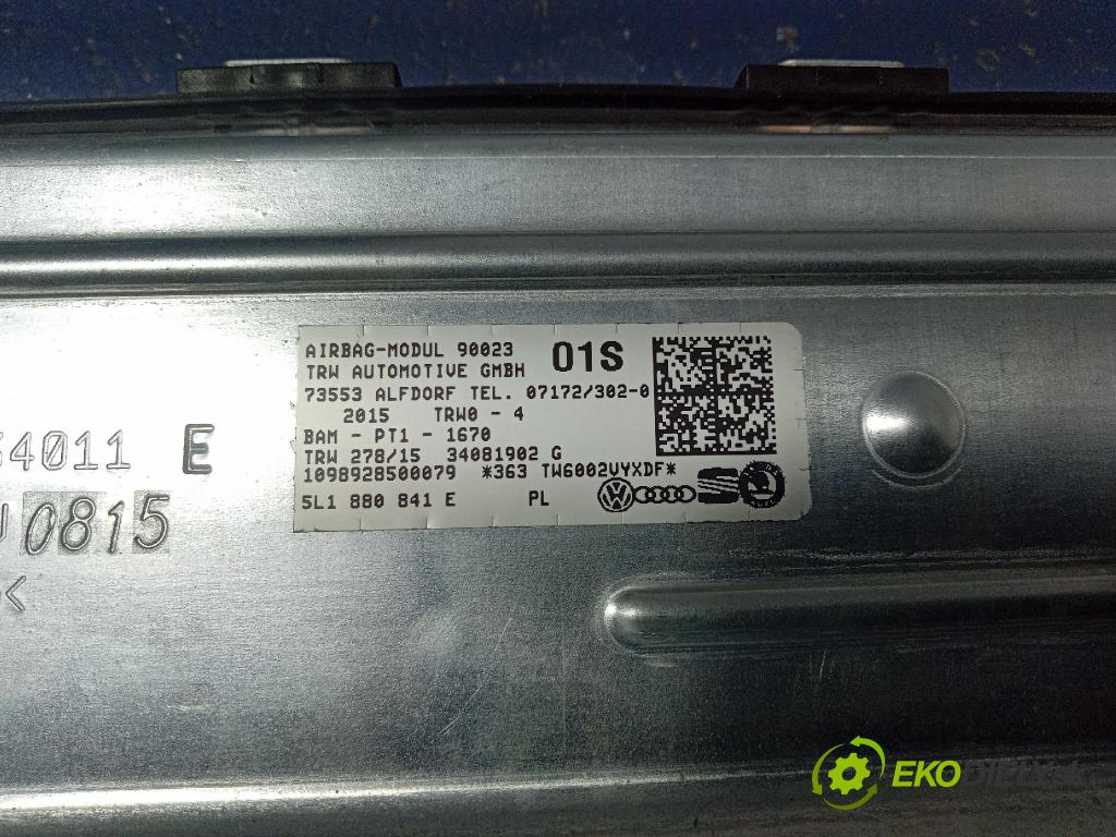 Skoda Yeti 2015 kokpit,přistrojova deska 5L1857007E