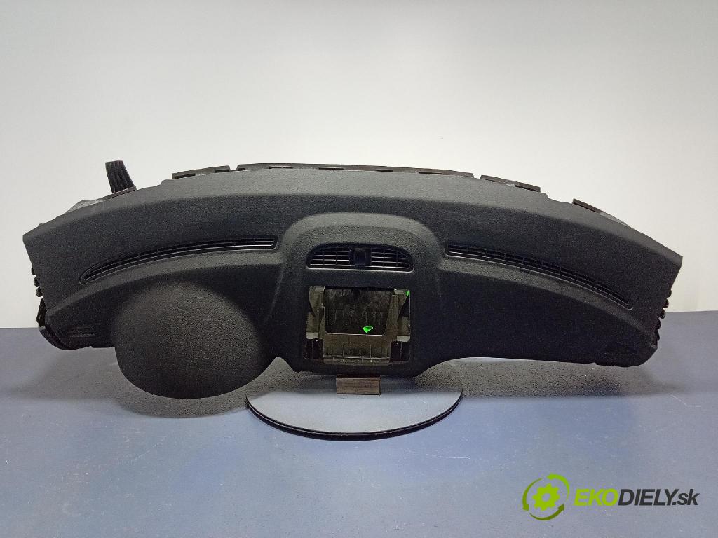 Skoda Yeti 2015 kokpit,přistrojova deska 5L1857007E