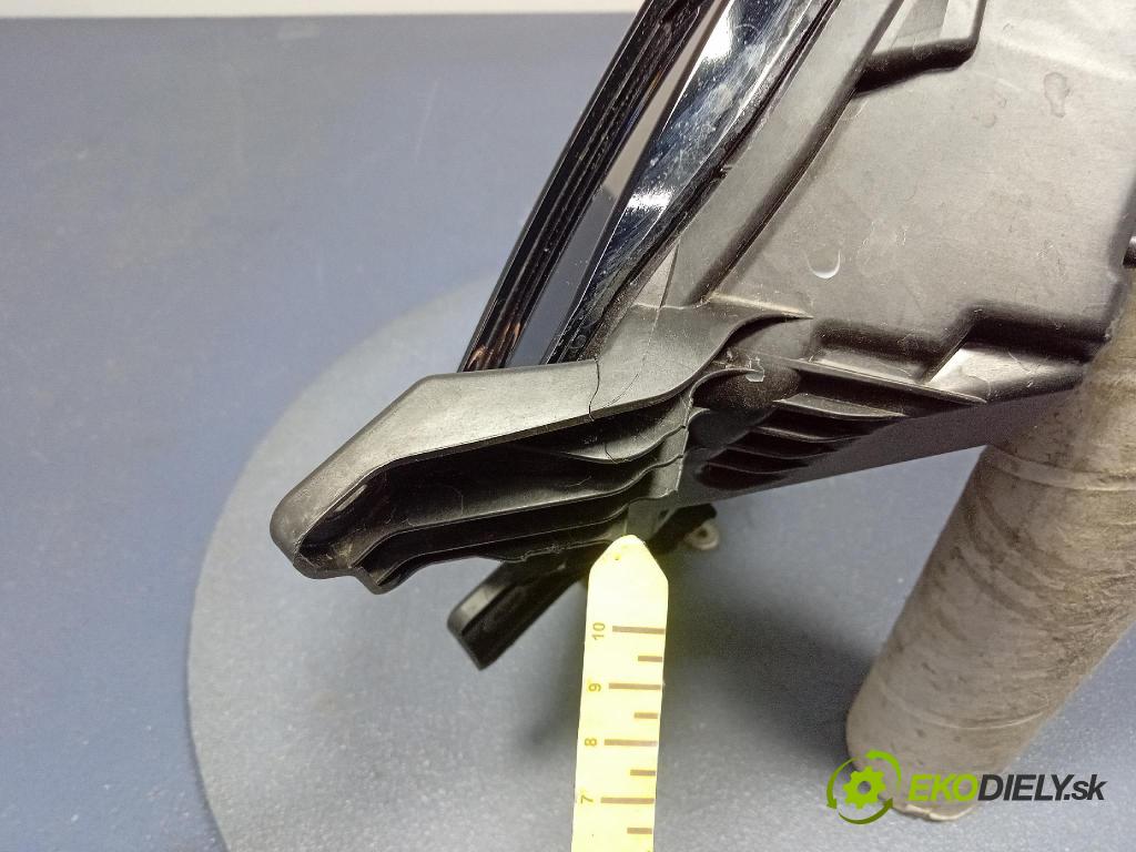 Renault Captur 0 Halogen v pravo: 266009347R