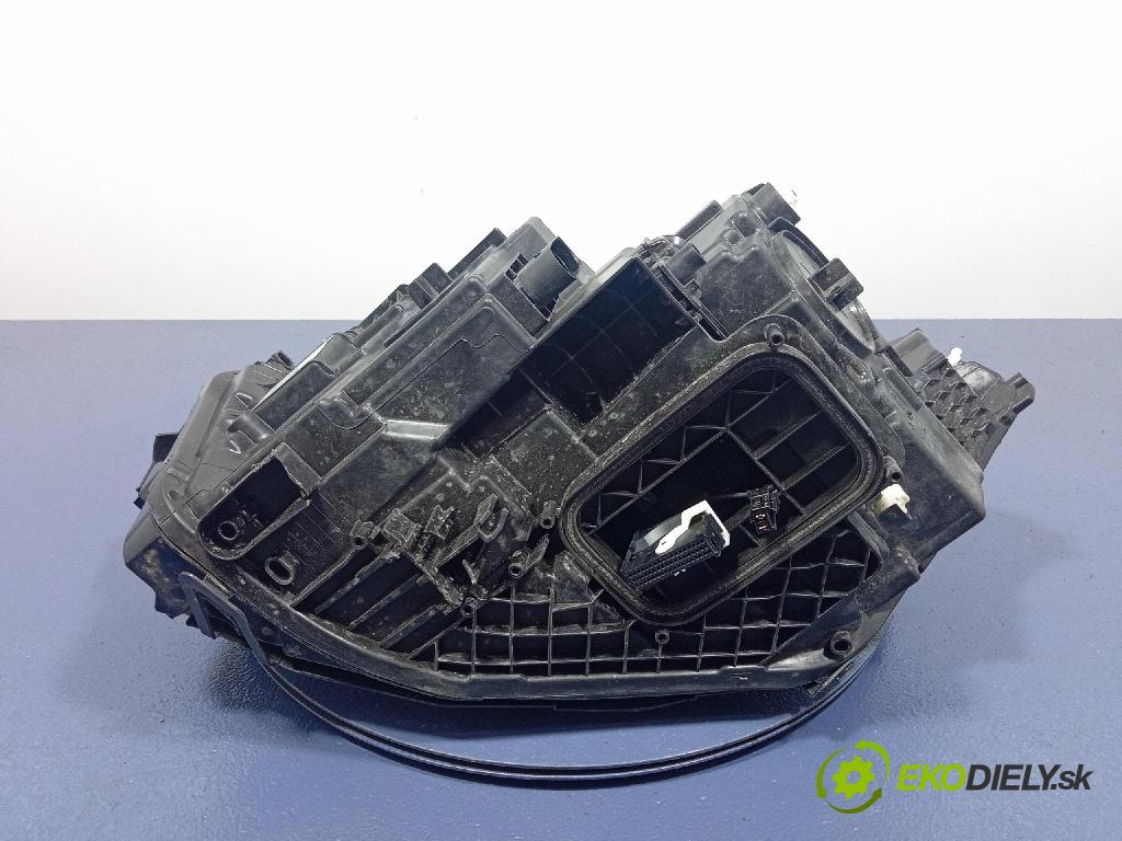 Mercedes GLA-Klasa 0 světlo v pravo: A2479066401