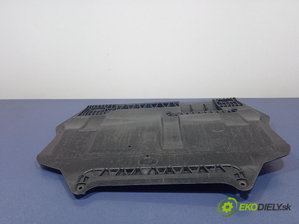 Skoda Yeti 2015 kryt Motor: 5C6825901B