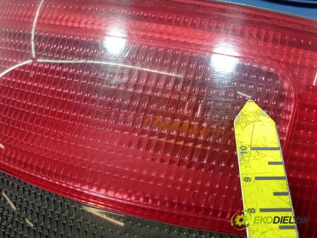Audi A6 2001 světlo Zad: Práva: Mimo: