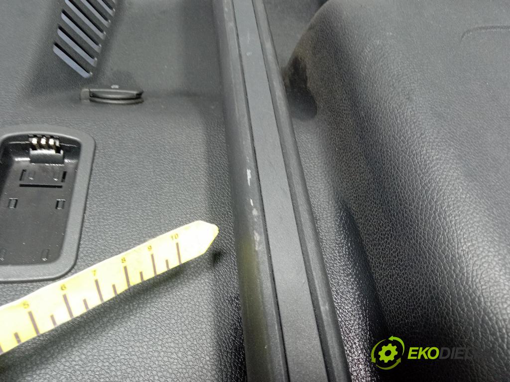 Skoda Yeti 2015 Tapacír: kufr 5L6867428