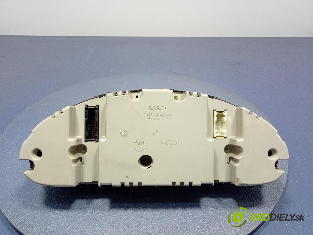 Bmw Seria 3 2004 prístrojovka/ budíky 6940870