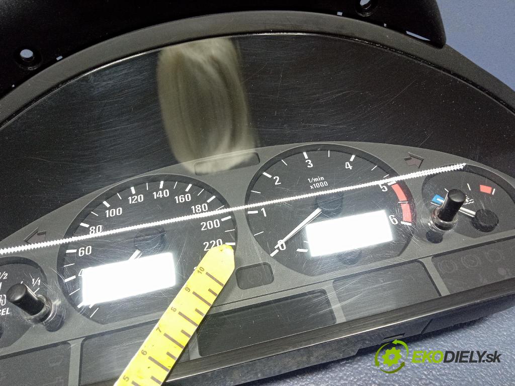 Bmw Seria 3 2004 prístrojovka/ budíky 6940870