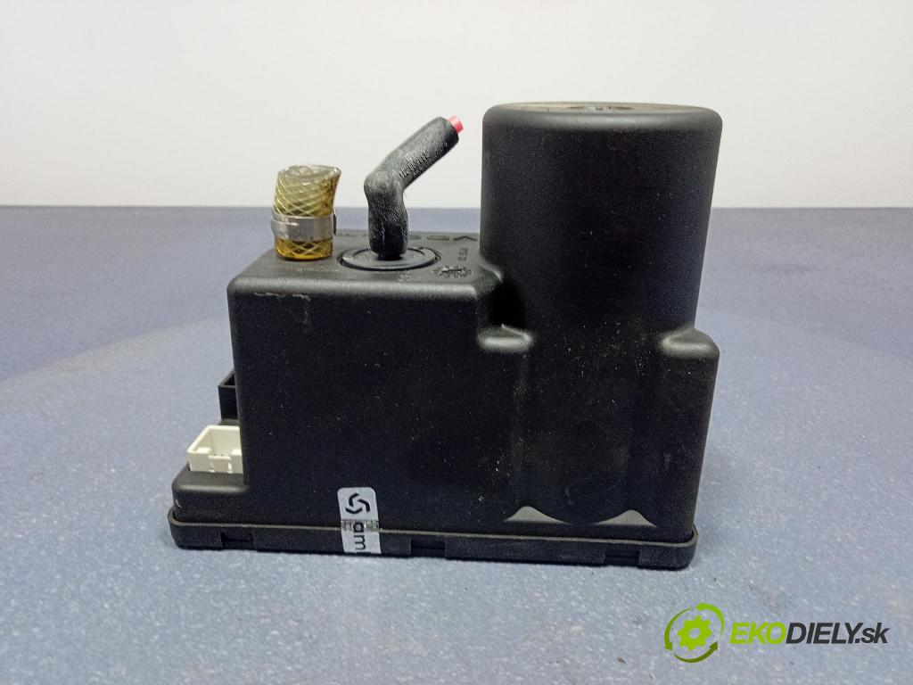 Audi A4 1996 čerpadlo Centrální Zámek 4A0862257A