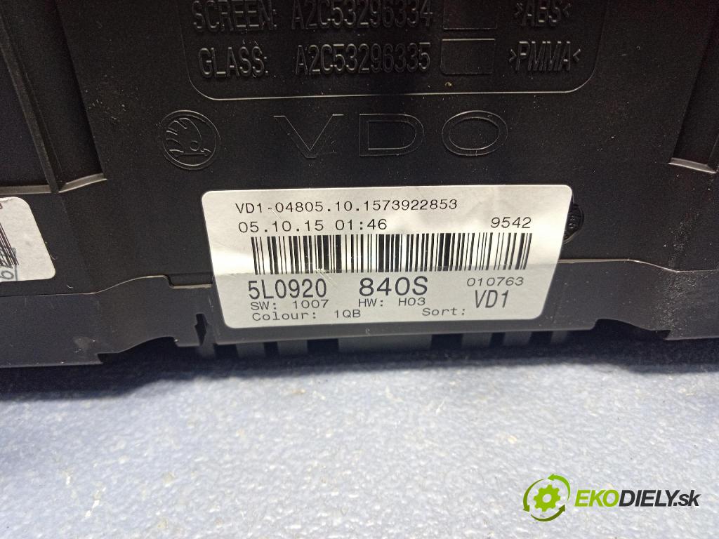 Skoda Yeti 2015 Přístrojová deska 5L0920840S