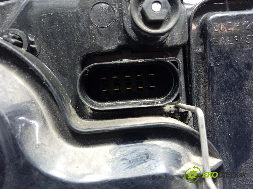 Volkswagen Bora 2003 světlo Levý: 441-1138L