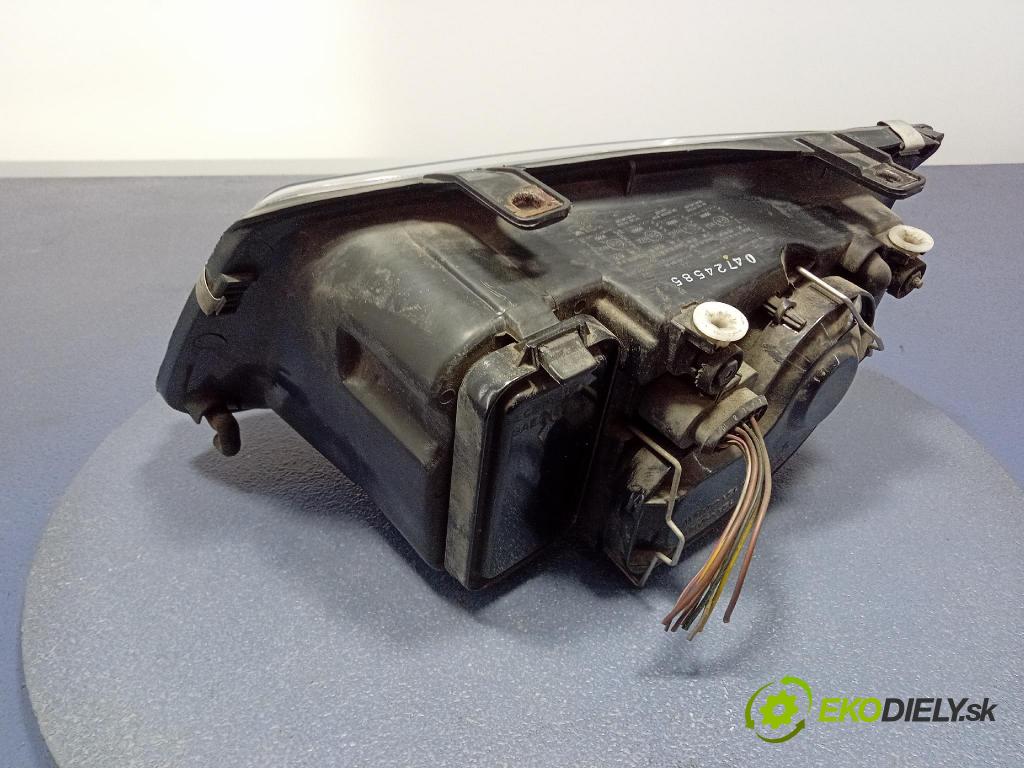 Volkswagen Bora 2003 světlo v pravo: 441-1188R