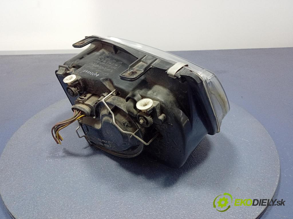Volkswagen Bora 2003 světlo v pravo: 441-1188R