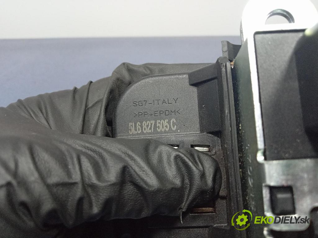 Skoda Yeti 2015 zámek Klapky: kufr 5L6827505C