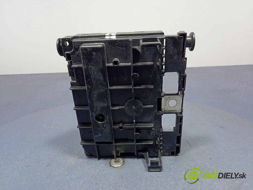Citroen C4 picasso 2007 skříňka Pojistky 9661708080
