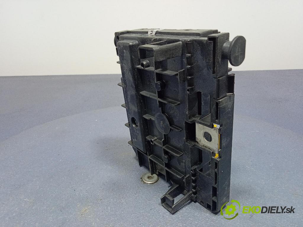 Citroen C4 picasso 2007 skříňka Pojistky 9661708080