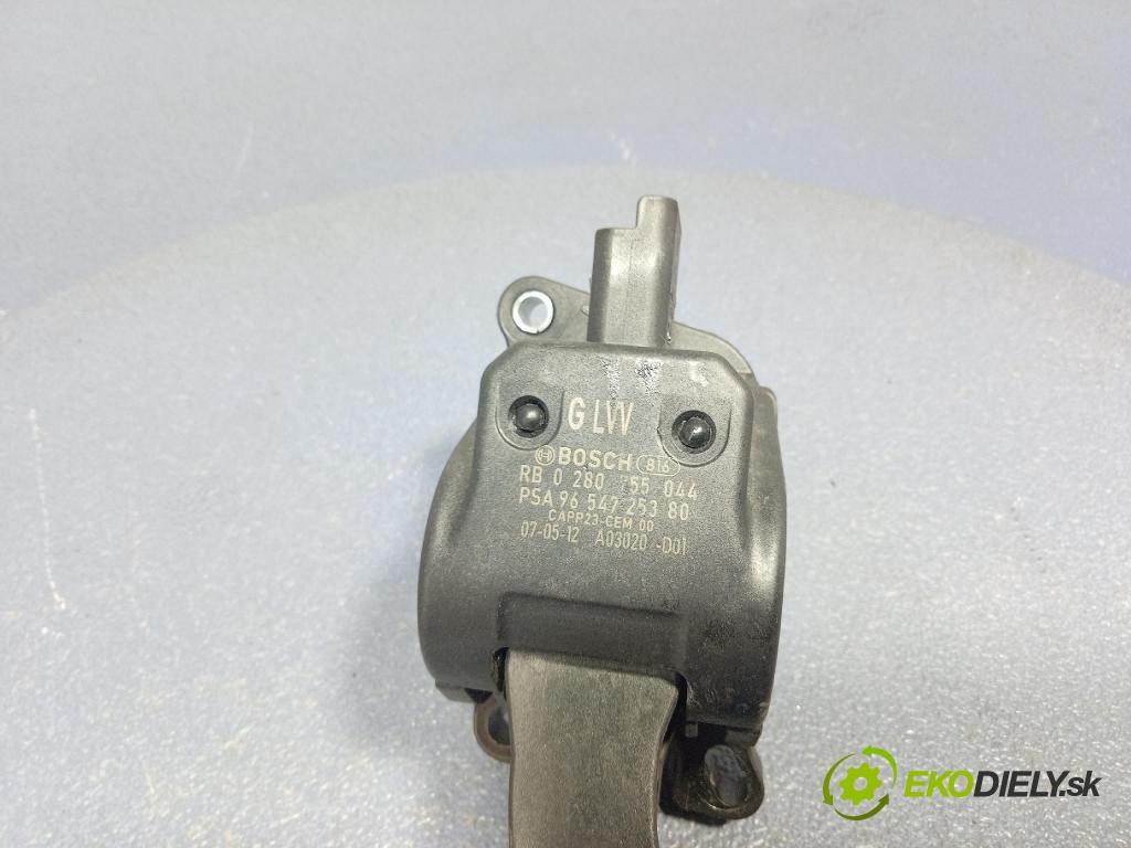 Citroen C4 picasso 2007 pedal Plyn: 9654725380