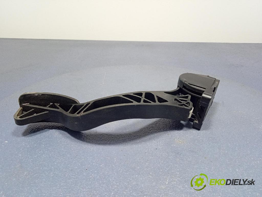 Citroen C4 picasso 2007 pedal Plyn: 9654725380