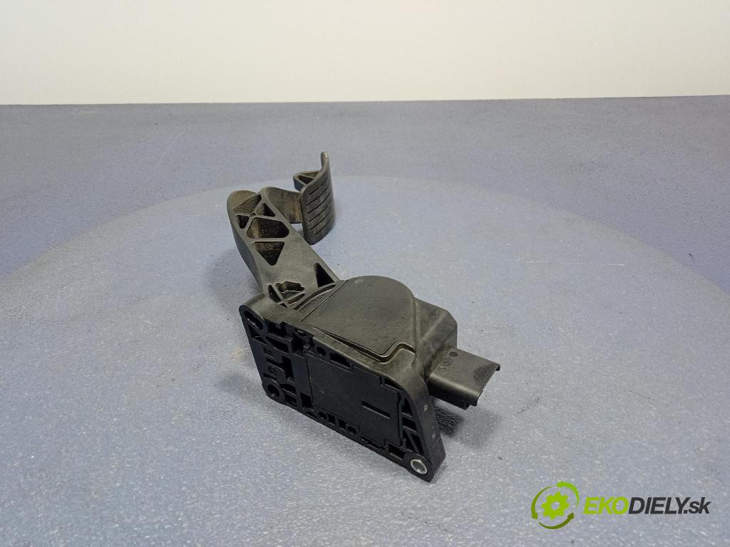 Citroen C4 picasso 2007 pedal Plyn: 9654725380