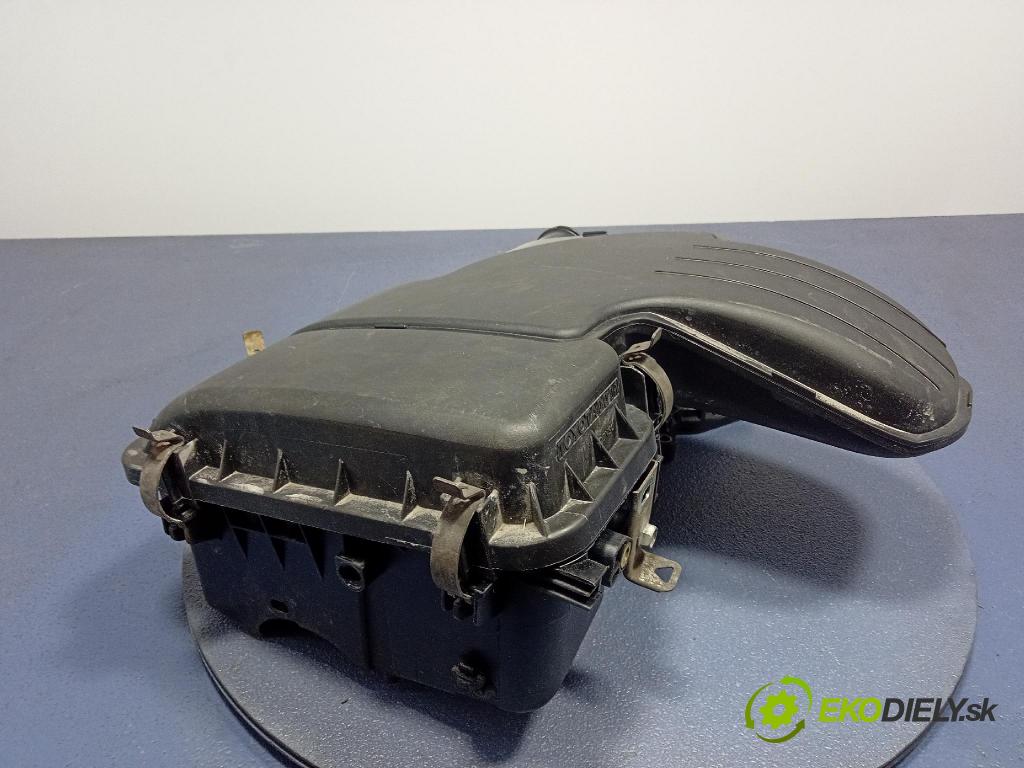 Peugeot 107 2006 kryt Ventily 11210-0Q010