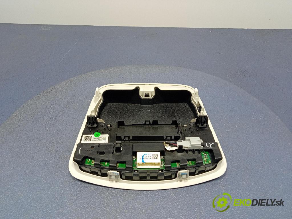 Ford Mondeo 2019 Lampy Uvnitř DS73F519A58