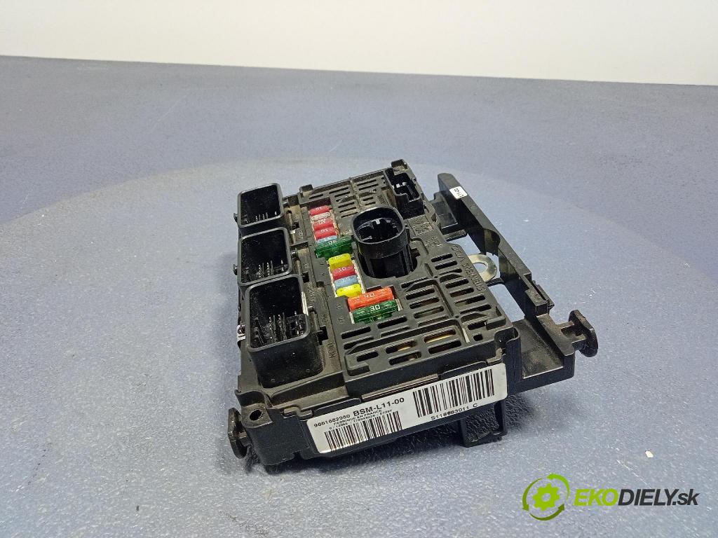 Citroen C5 2007 skříňka Pojistky 9661682980