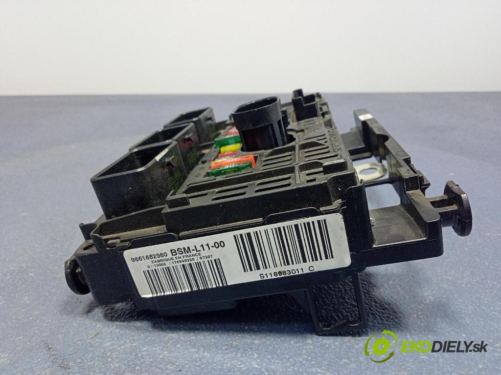 Citroen C5 2007 skříňka Pojistky 9661682980