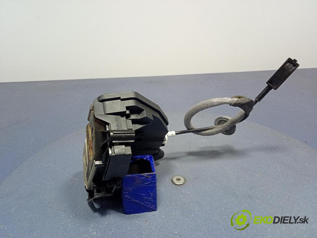 Volvo V60 0 zámek dveře Zad: v pravo: 31349871