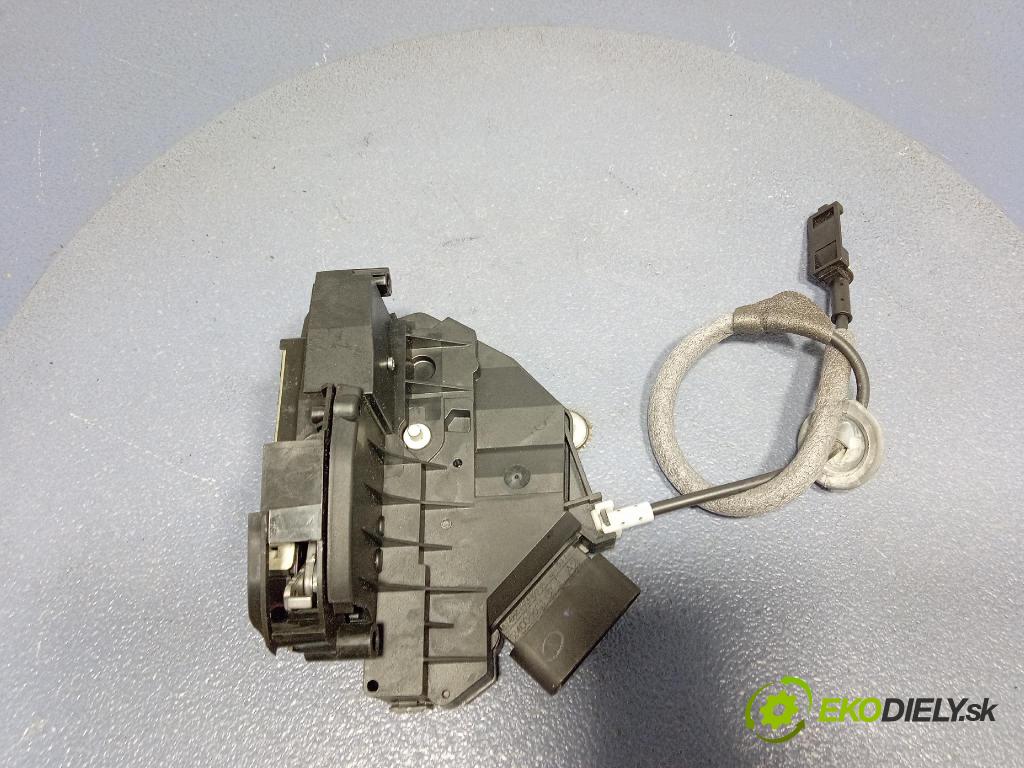Volvo V60 0 zámek dveře Zad: v pravo: 31349871