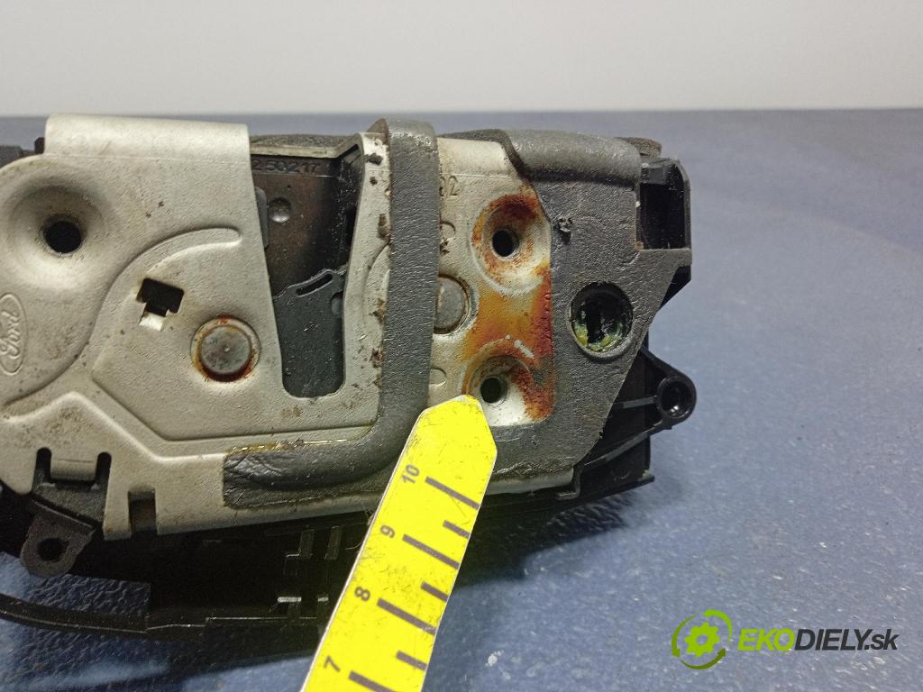Volvo V60 0 zámek dveře Zad: v pravo: 31349871