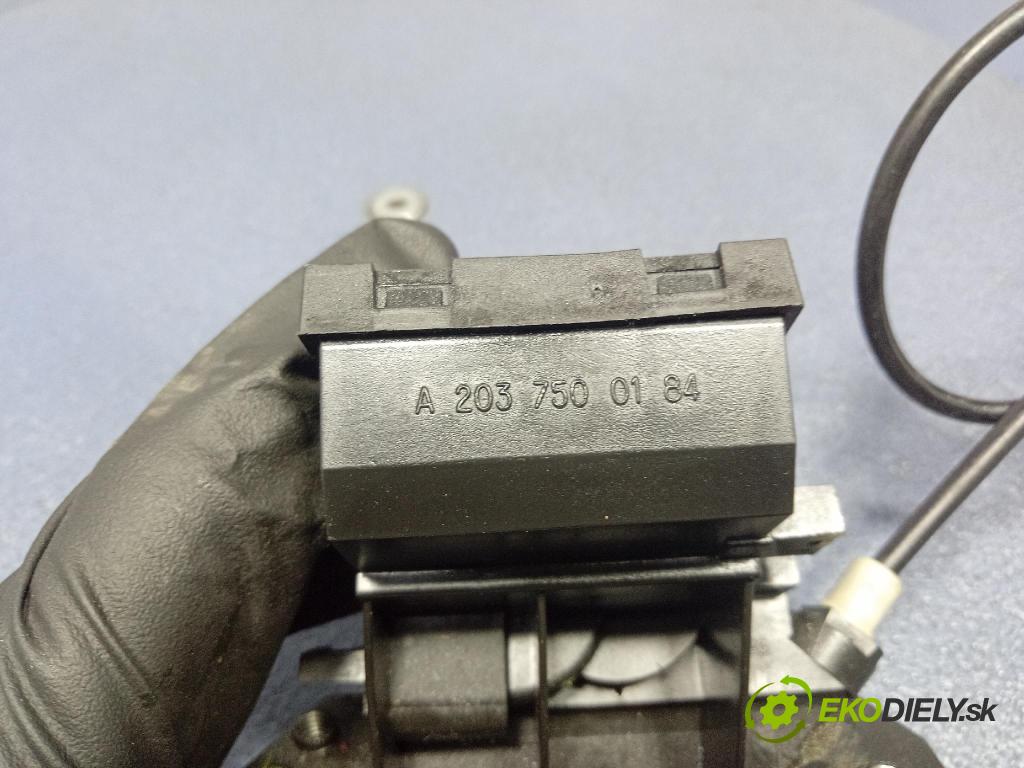 Mercedes C-klasa 2000 zámek Klapky: kufr A2037500184