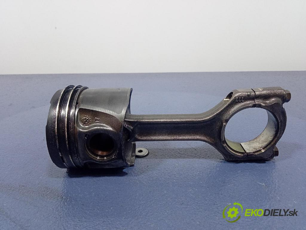 Opel Insignia 2018 píst 82945
