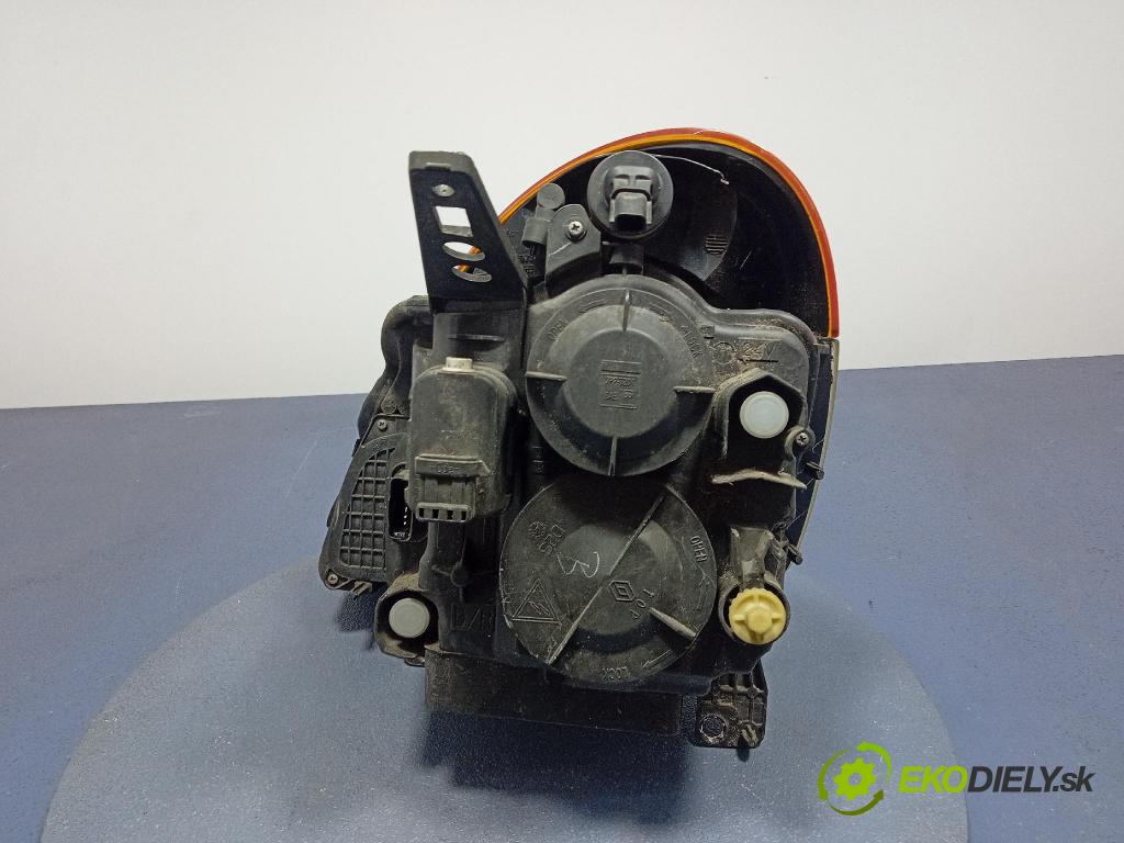 Renault Modus 2004 světlo v pravo: 8200301845