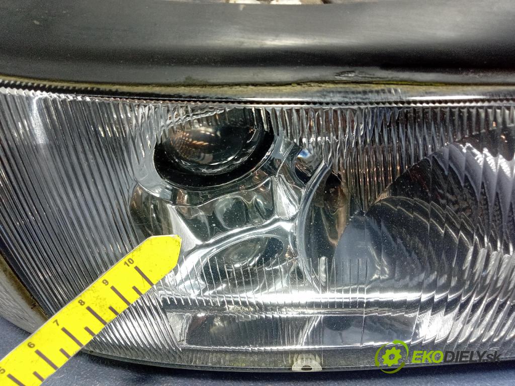 Audi A6 1996 světlo v pravo: 441-1118R