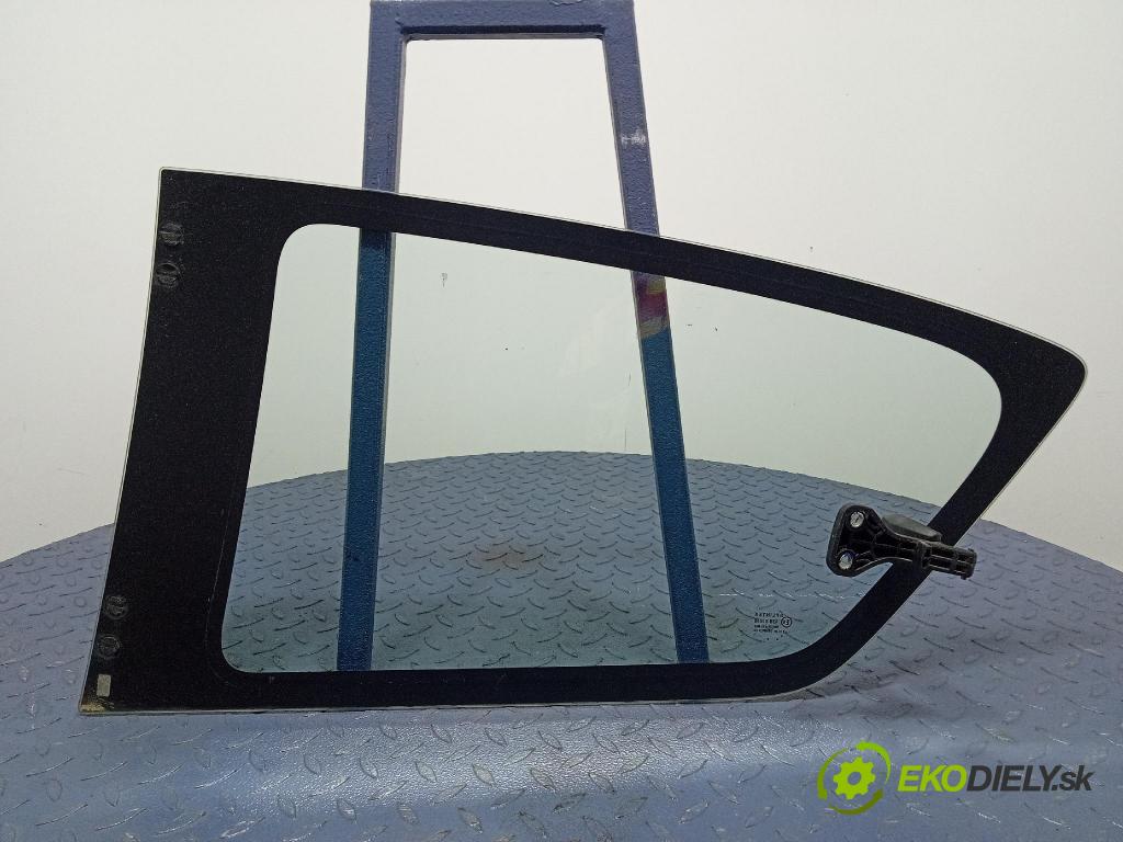 Toyota Aygo 2005 sklo dveře Zad: Práva: 