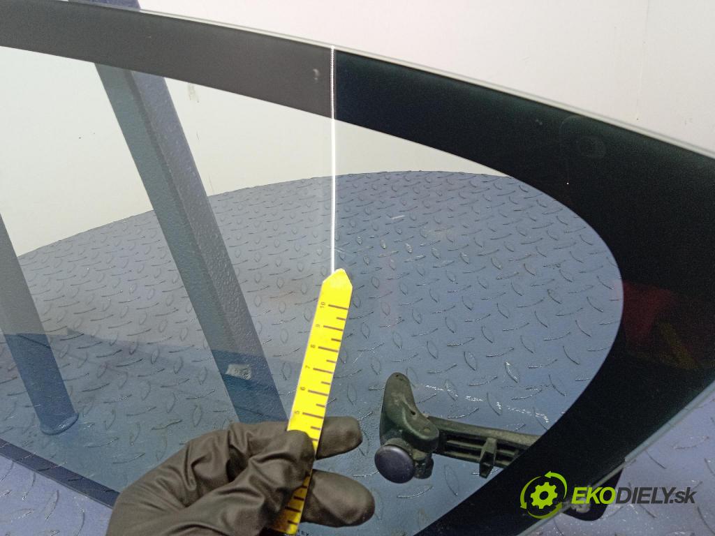 Toyota Aygo 2005 sklo dveře Zad: levé