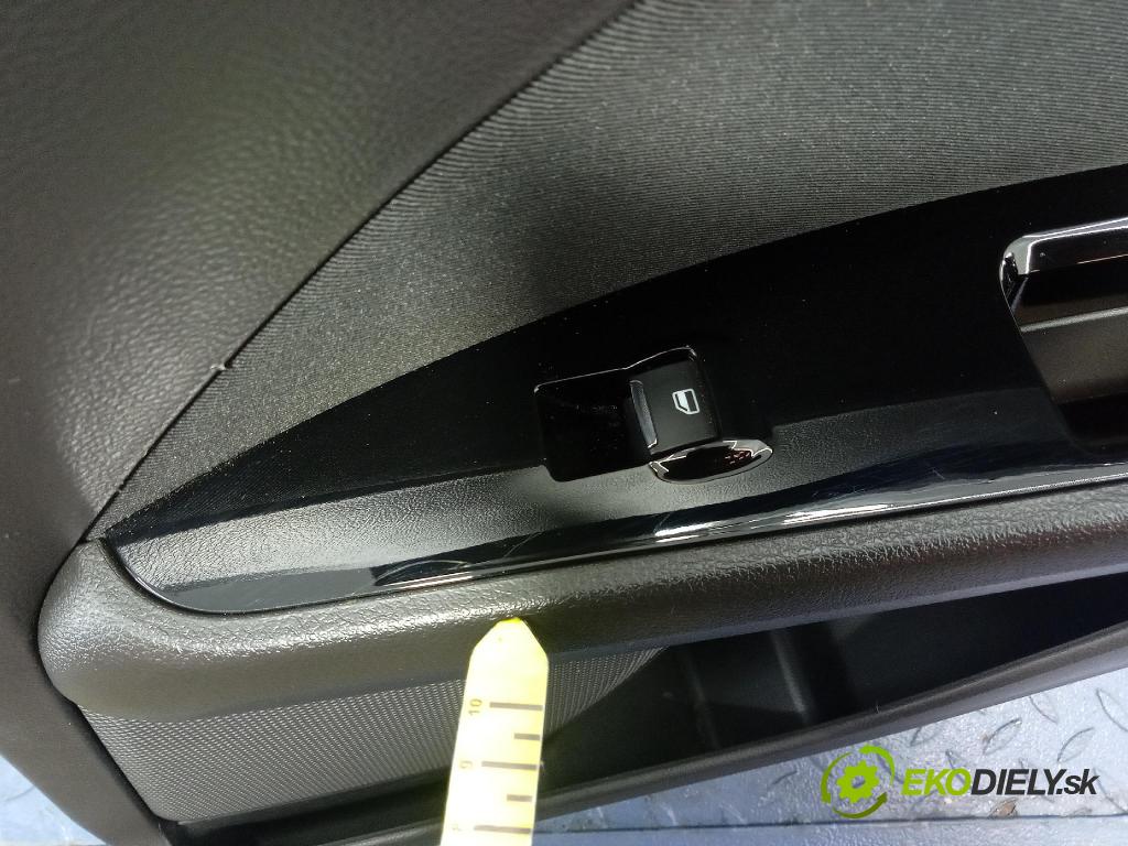 Ford Mondeo 2019 Tapacír: dveře Zad: Práva: DS73-F27658B