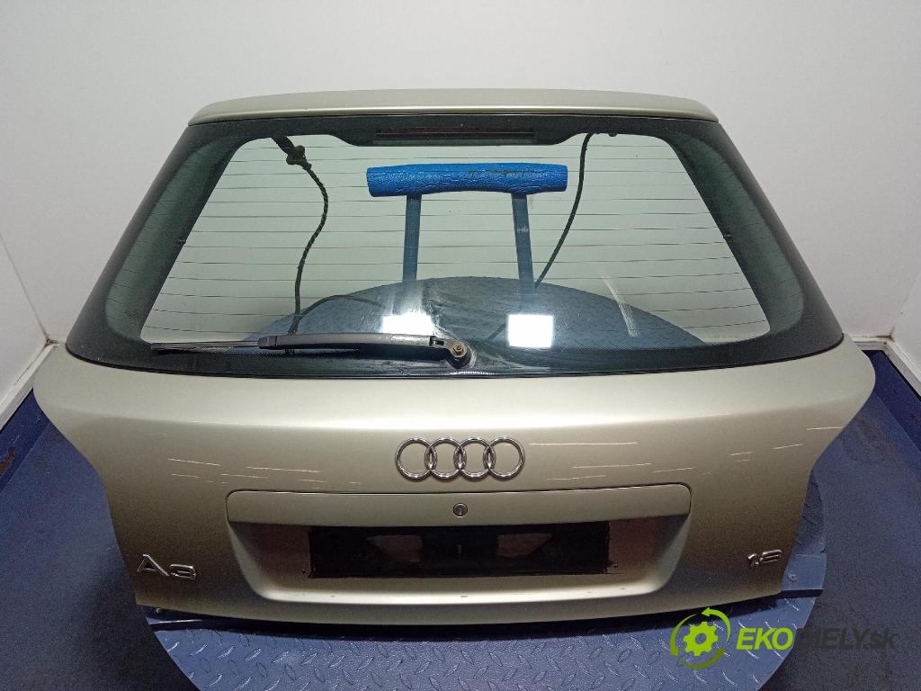 Audi A3 2003 zadní dveře kufra: kufr