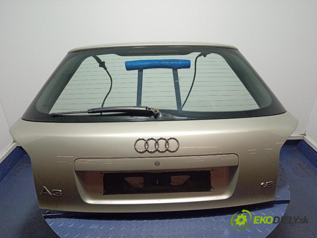 Audi A3 2003 zadní dveře kufra: kufr