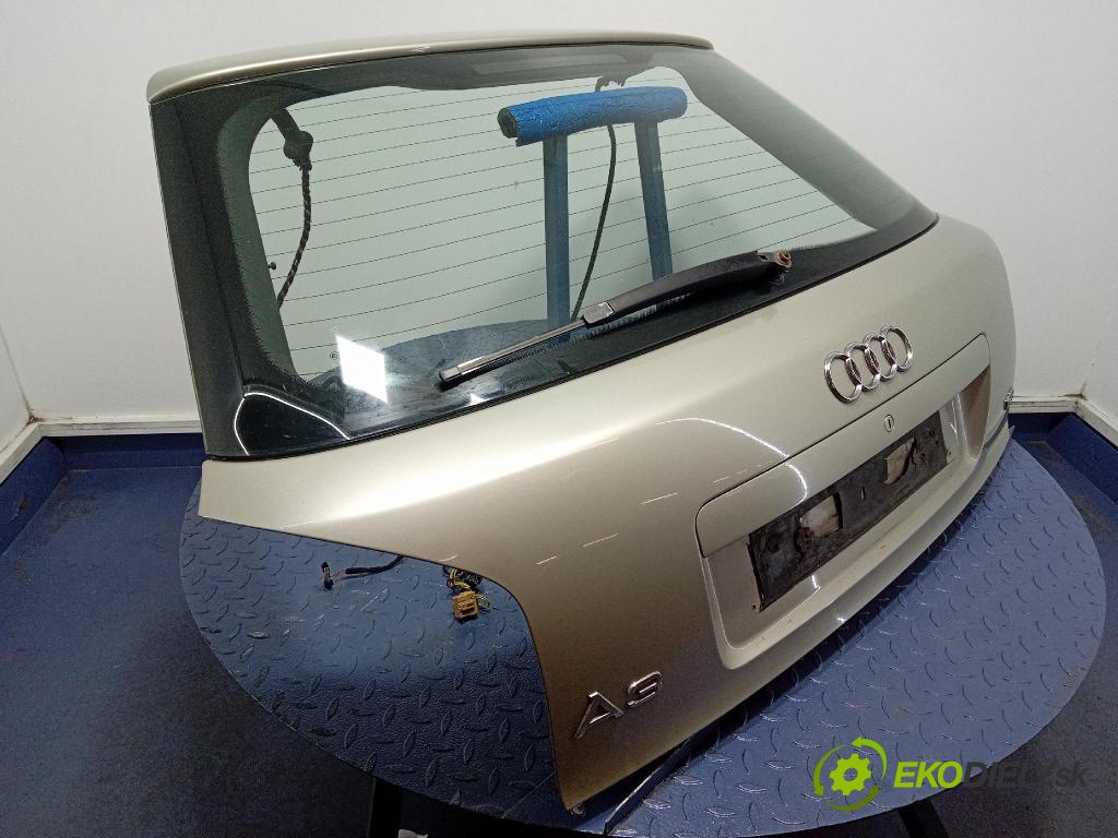 Audi A3 2003 zadní dveře kufra: kufr
