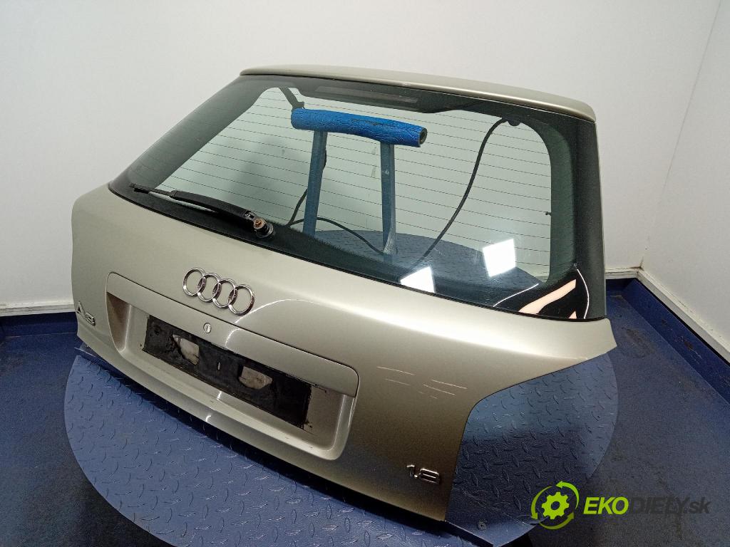 Audi A3 2003 zadní dveře kufra: kufr