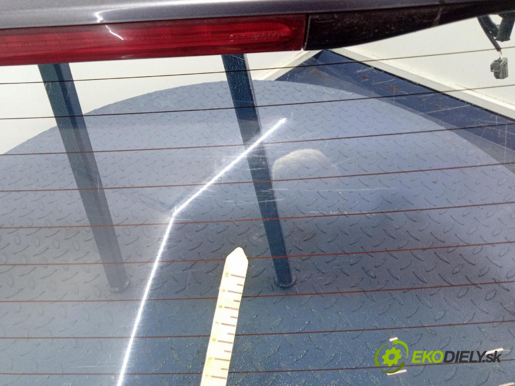 Volvo C30 2009 zadní dveře kufra: kufr