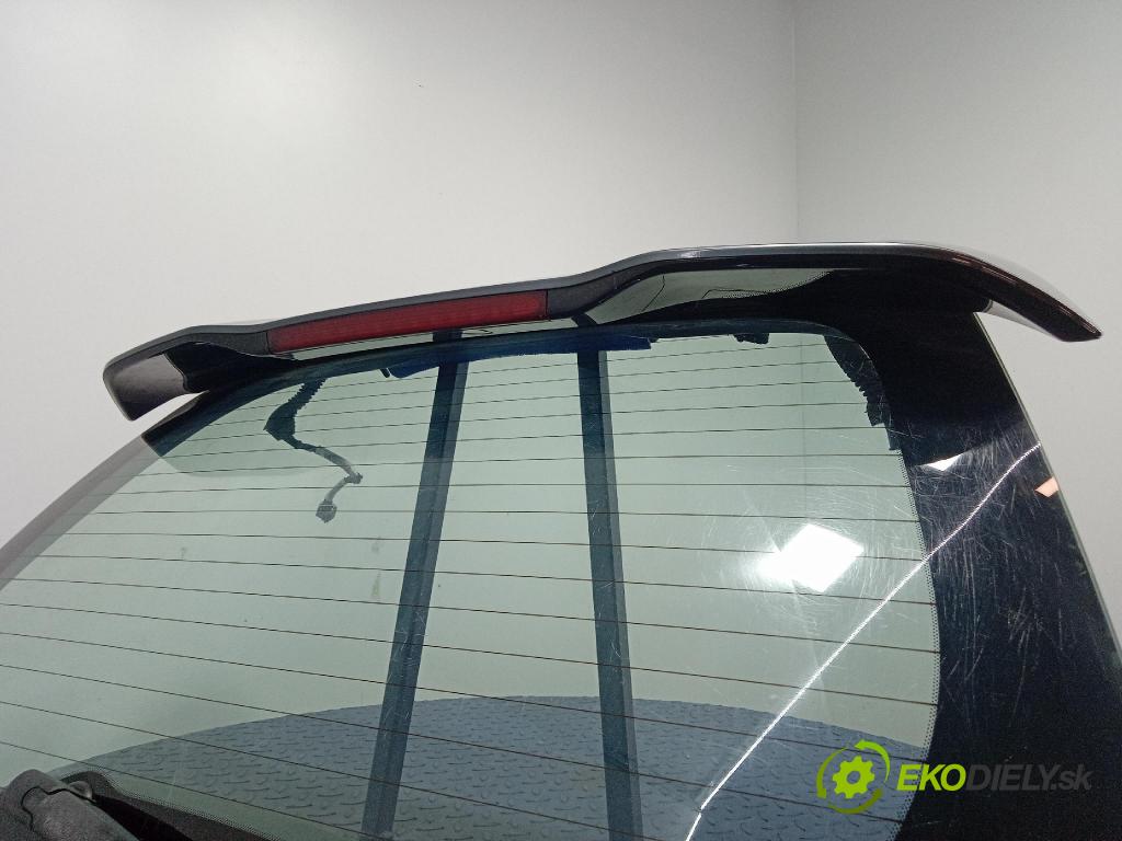 Volvo C30 2009 zadní dveře kufra: kufr