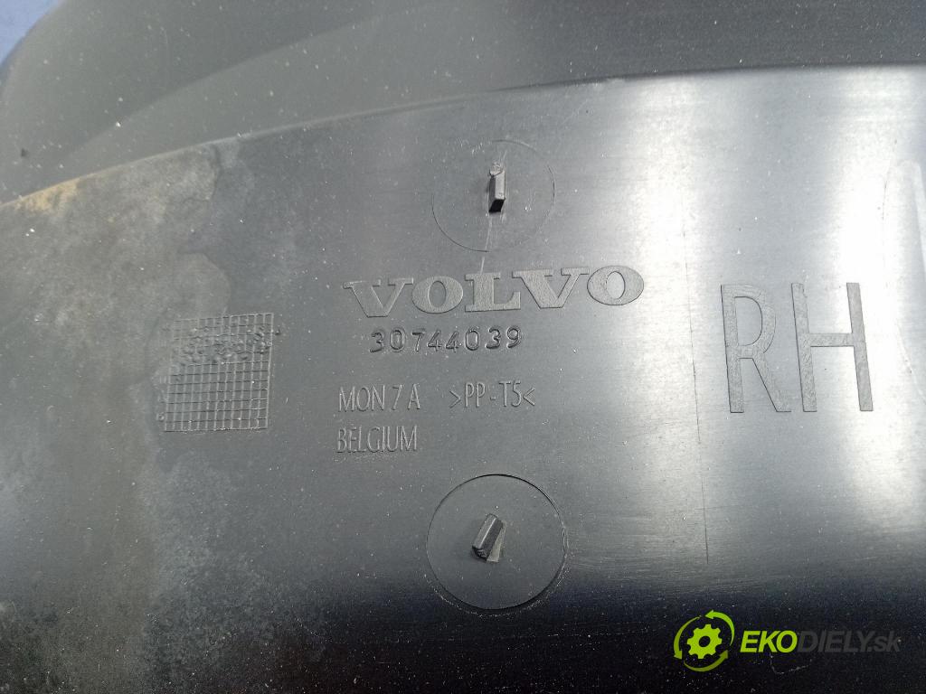 Volvo C30 2009 blatník: plastický: Zad: 30744039