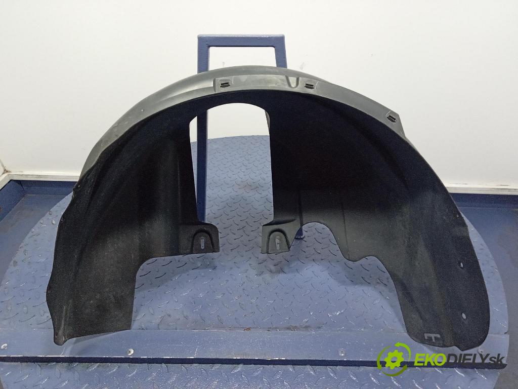 Volvo C30 2009 blatník: plastický: Zad: 30744039