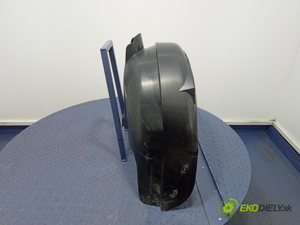 Volvo C30 2009 blatník: plastický: Zad: 30744038